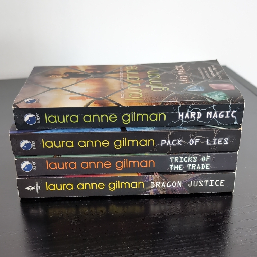Paranormal Scene Investigations Series 1-4 Hard Magic by Laura Anne Gilman books